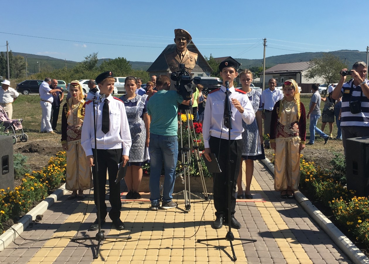 В станице Натухаевской установлен бюст греку, герою России Алексею Палатиди